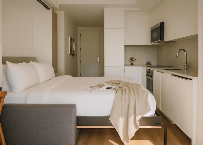 Hotel Monroe - Downtown Montreal